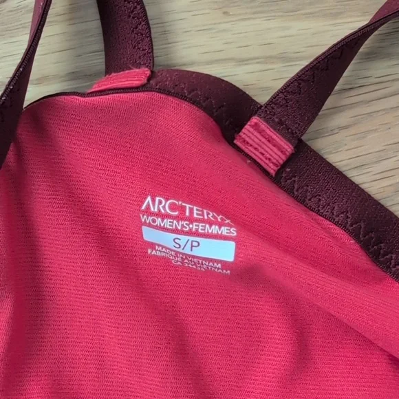 Arc'teryx red women's workout top - Picture 3 of 3